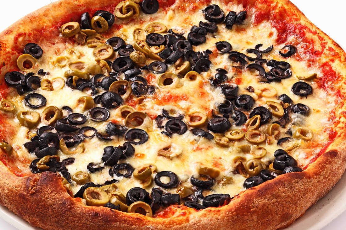 An olive pizza