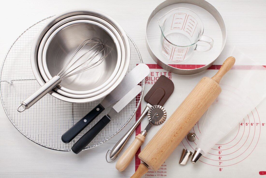 Baking utensils