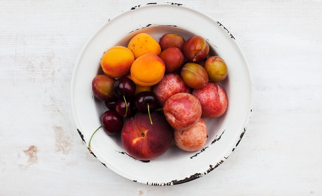 A plate of summer fruits