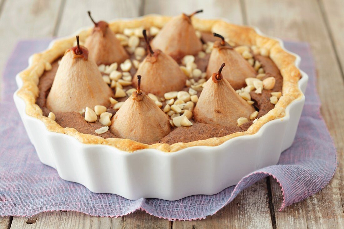 Pear tarts with chocolate and almonds