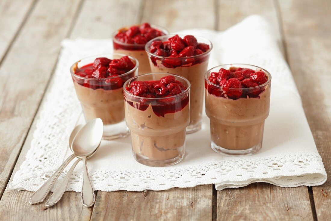 Chocolate mousse with raspberry sauce