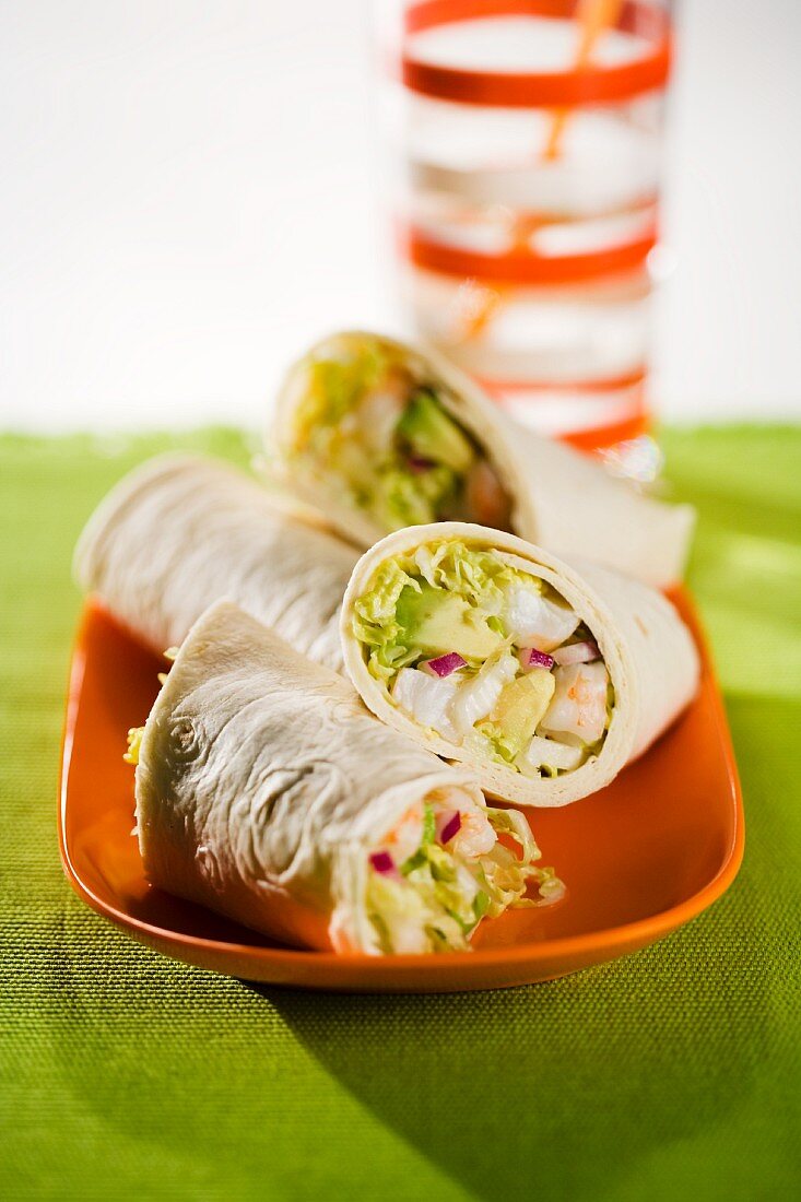 Wraps mit Shrimps und Avocado