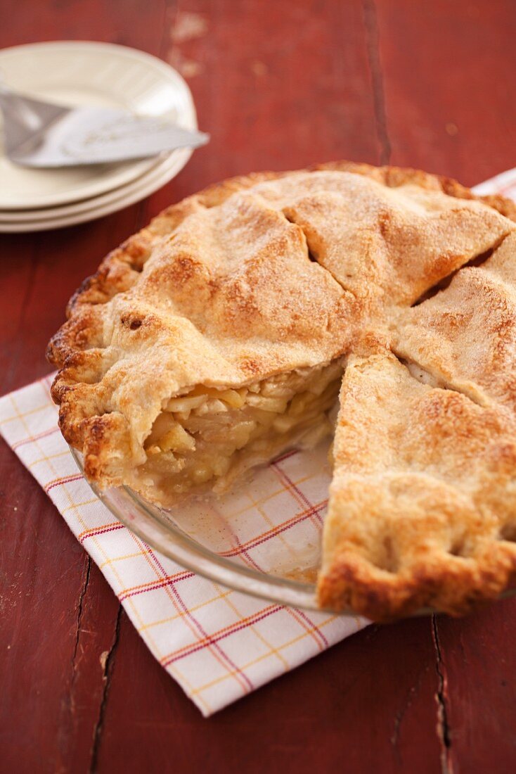 Apple Pie (Gedeckter Apfelkuchen, USA), angeschnitten