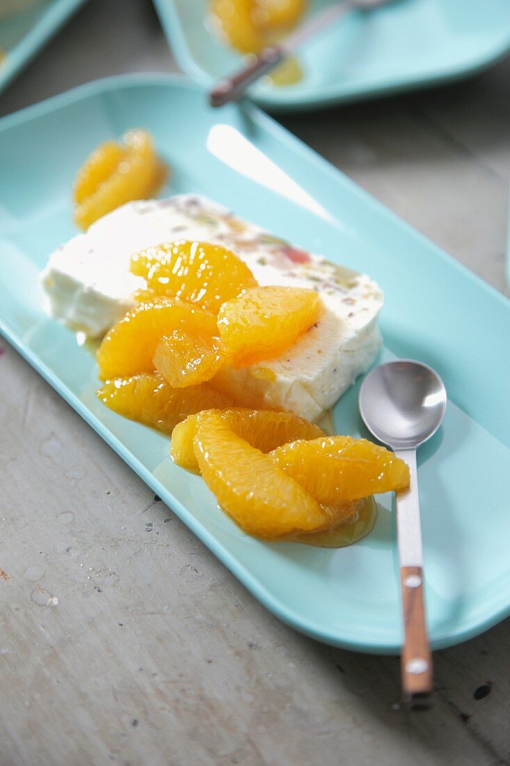 Cassata mit karamellisierten Orangen