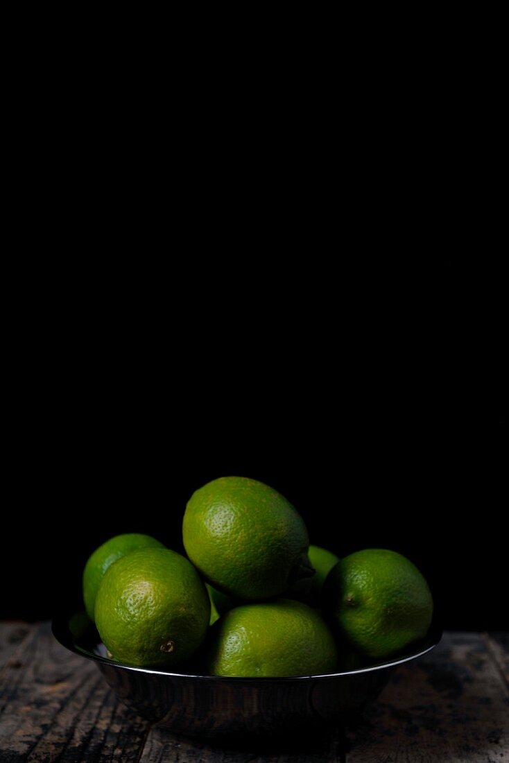 A bowl of limes