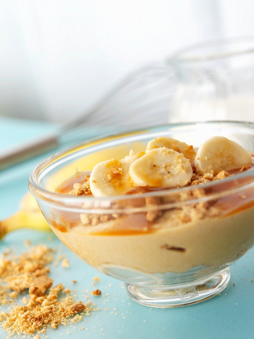 Butterscotch mit Bananen (Dessert aus England)