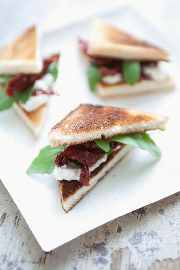 Dried tomatoes and rocket sandwiches