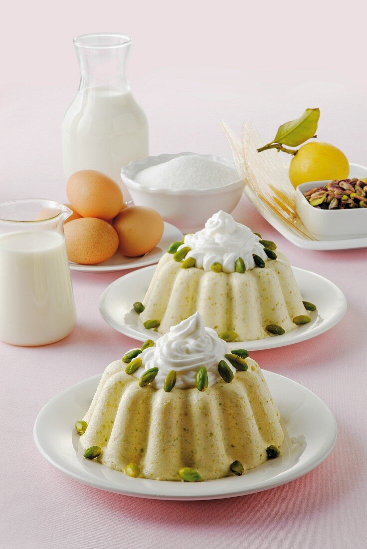 Vanilla pudding with pistachios