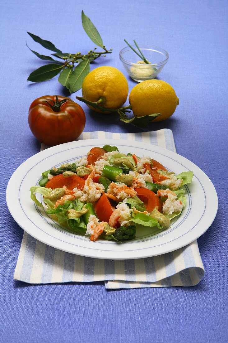 Vegetable salad with crab