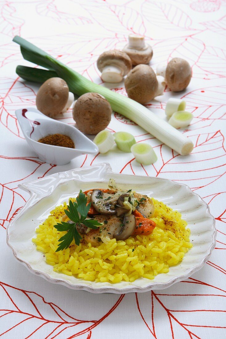 Saffron rice with scallops and mushrooms
