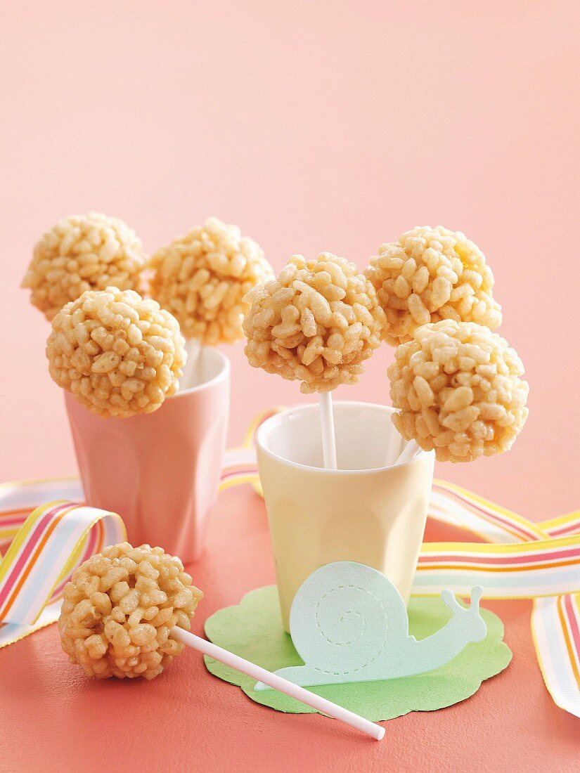 Honey and caramel lollies with puffed rice