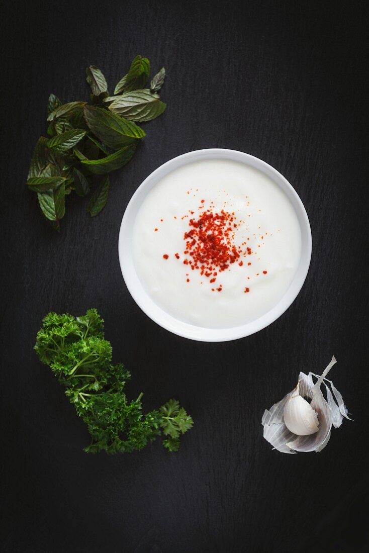 Yoghurt dip with herbs and garlic