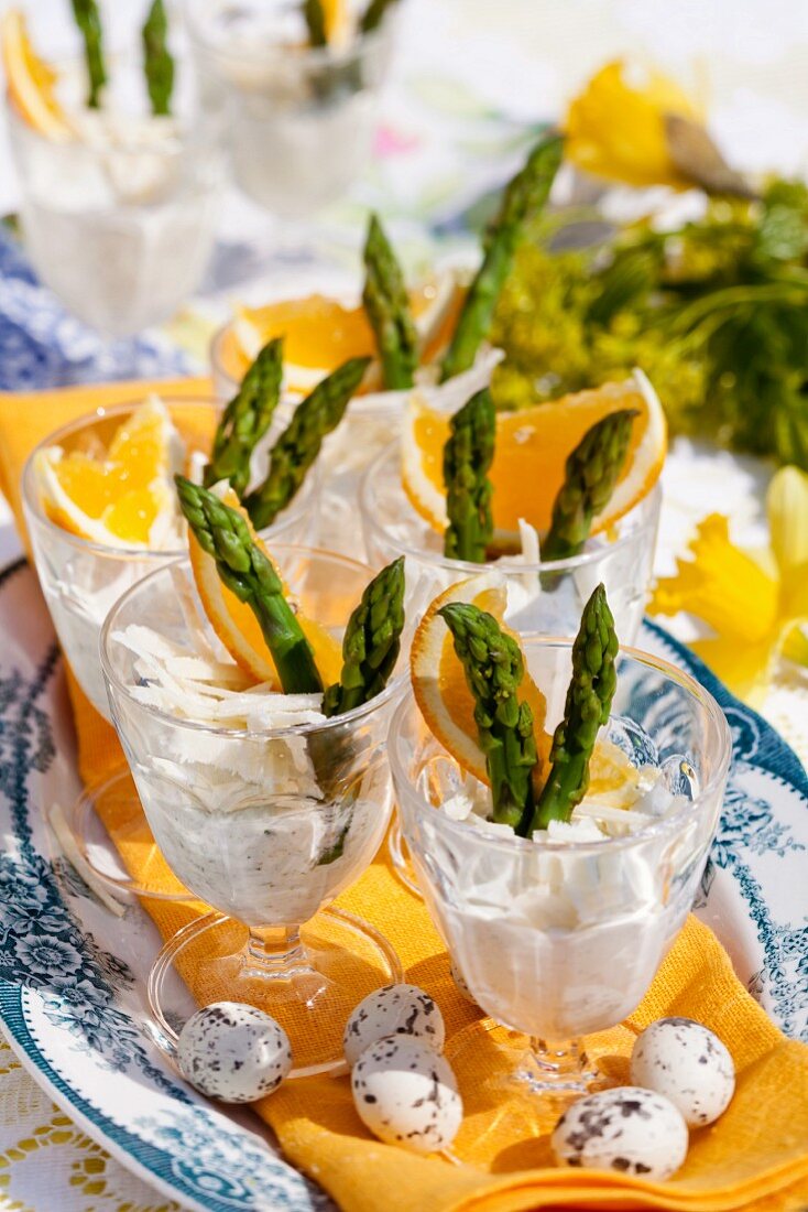 Panna cotta with Parmesan and asparagus for Easter (Sweden)