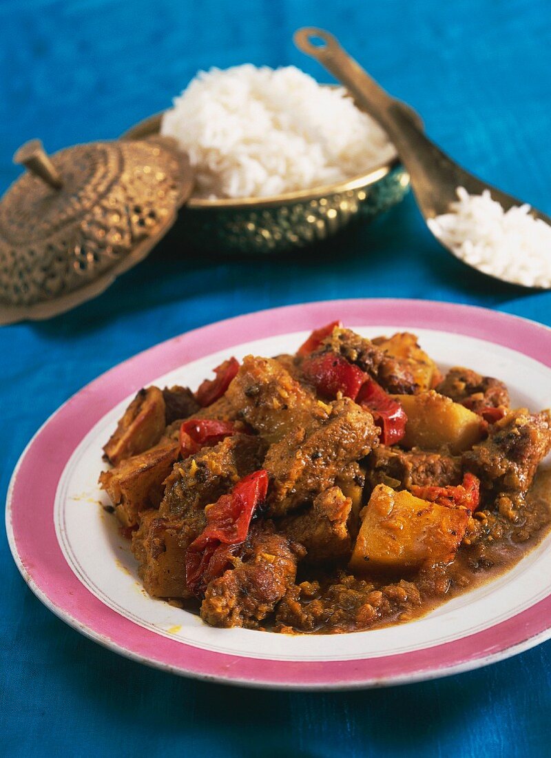 Vindaloo with potatoes and chilli peppers (India)