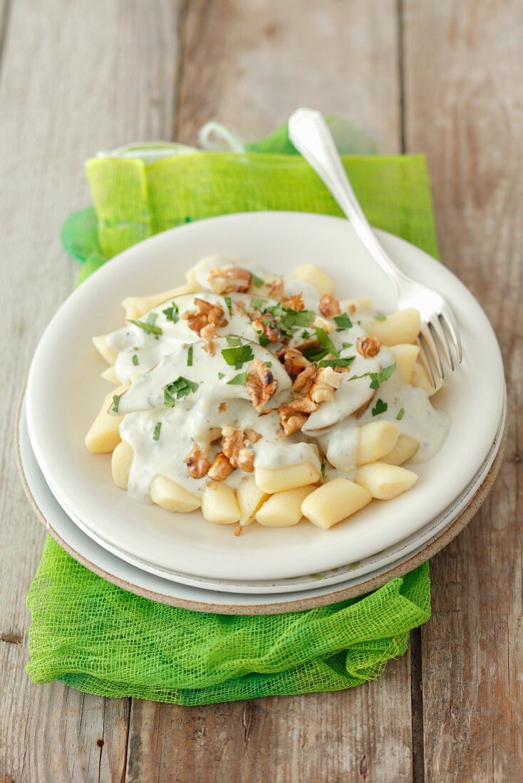 Gnocchi with pear and Gorgonzola sauce