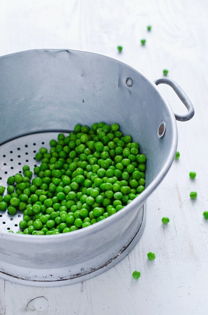 Peas in a colander