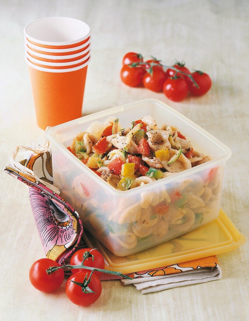 Orecchiette mit Olivencreme und Tomaten