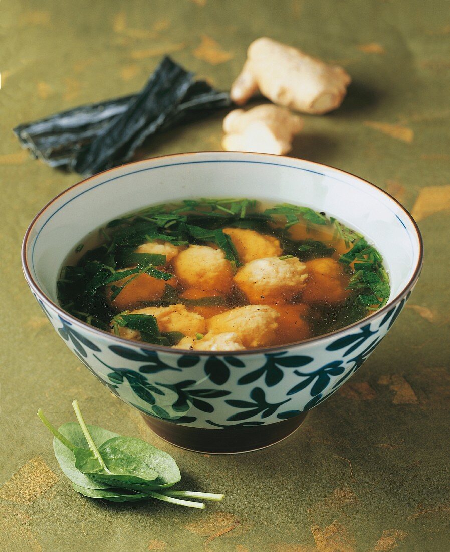 Uwo dango no shiru (Suppe mit Fischklösschen, Japan)