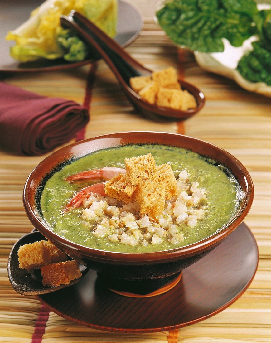 Spinach soup with prawns and croutons (Indonesia)