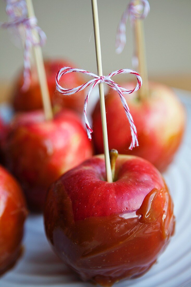 Apfel mit Karamellglasur