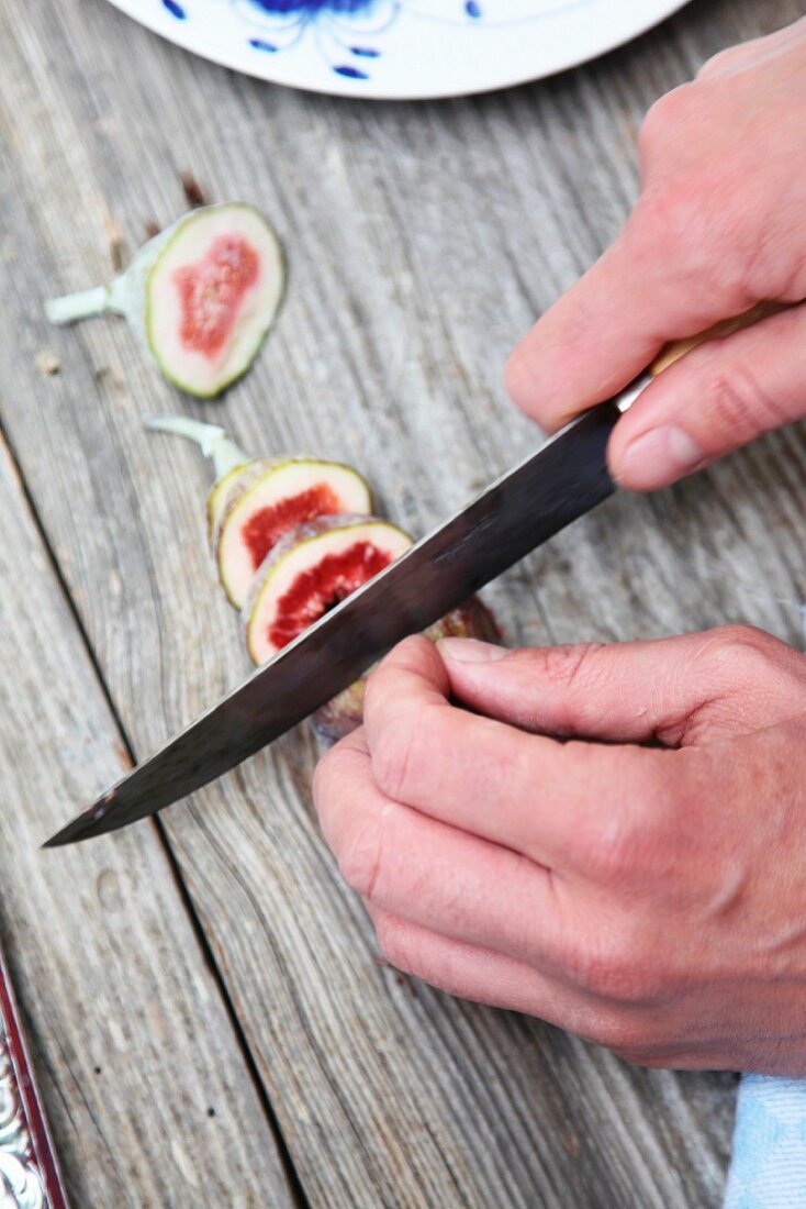 Figs being sliced