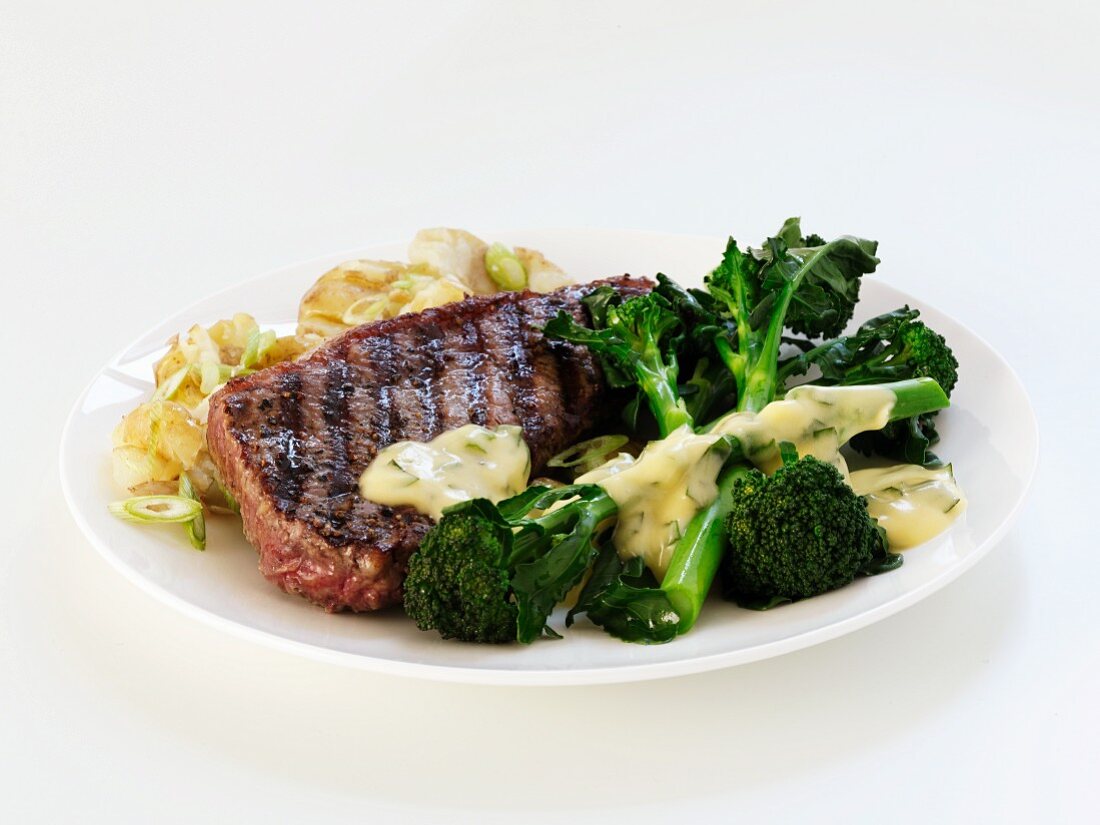 Beef steak with broccoli and leek sauce