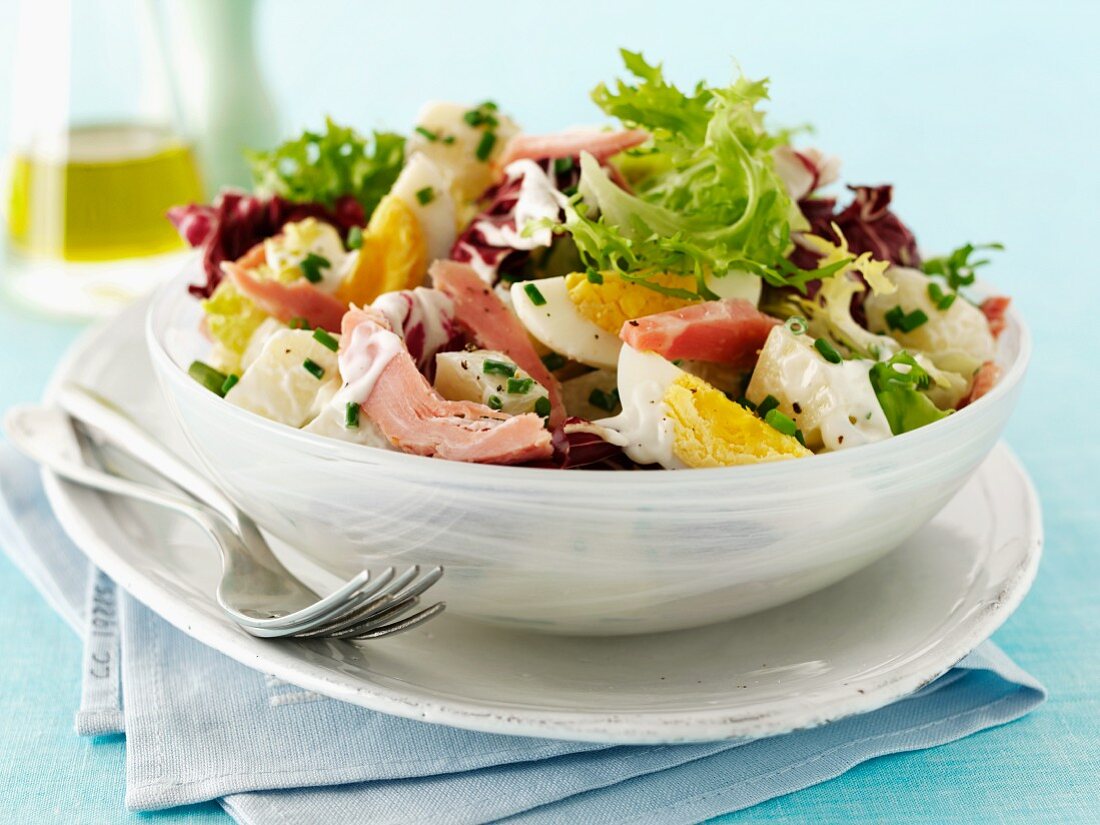 Kartoffelsalat mit Schinken und Ei