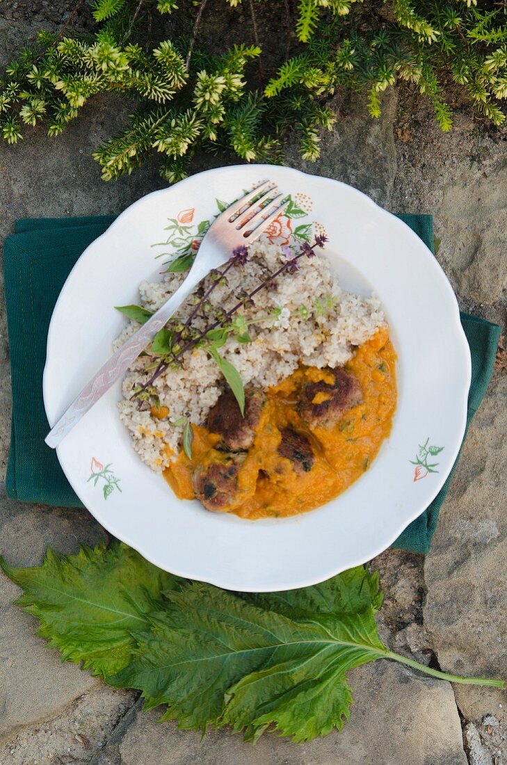 Shiso curry with bulgur