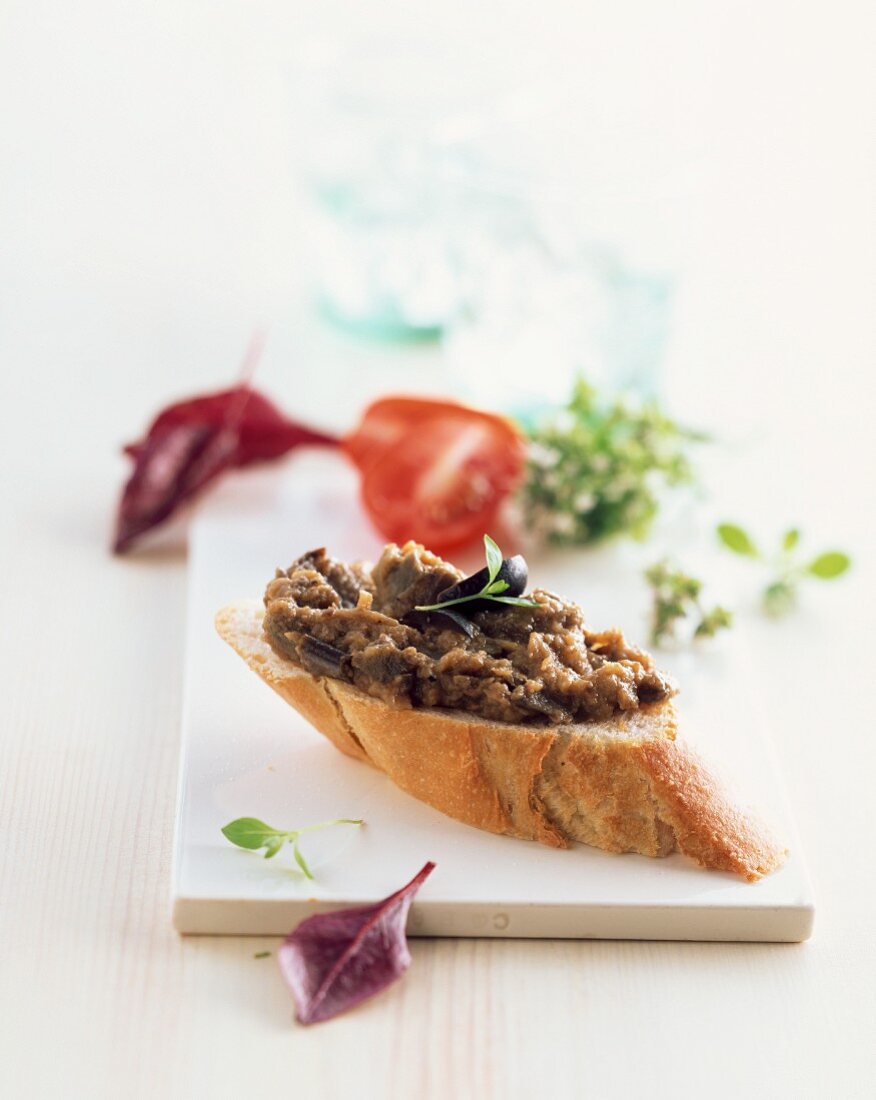 Baguette mit Olivenpaste