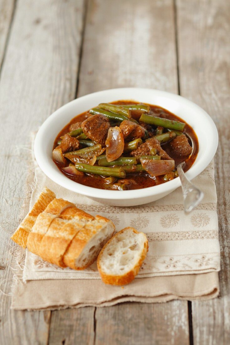 Beef goulash with green beans