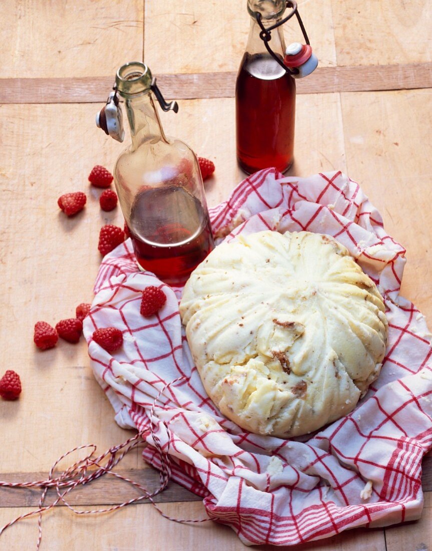 Semolina pudding with raspberry syrup