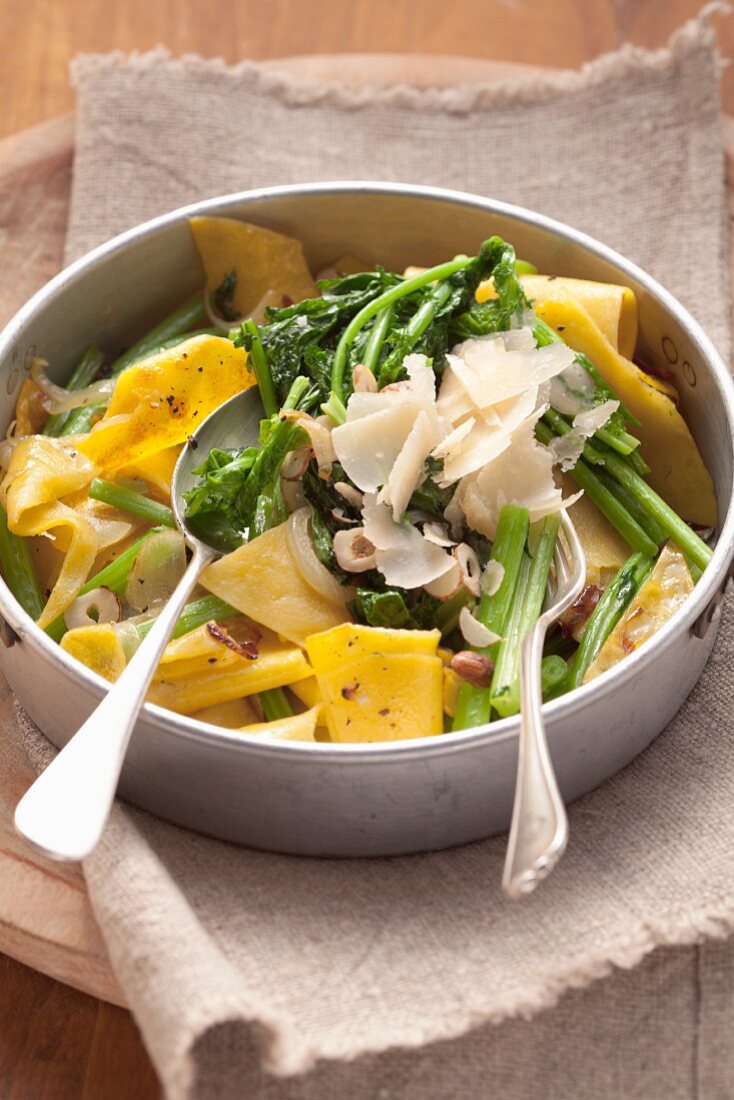 Pasta with wild broccoli, hazelnuts and Parmesan