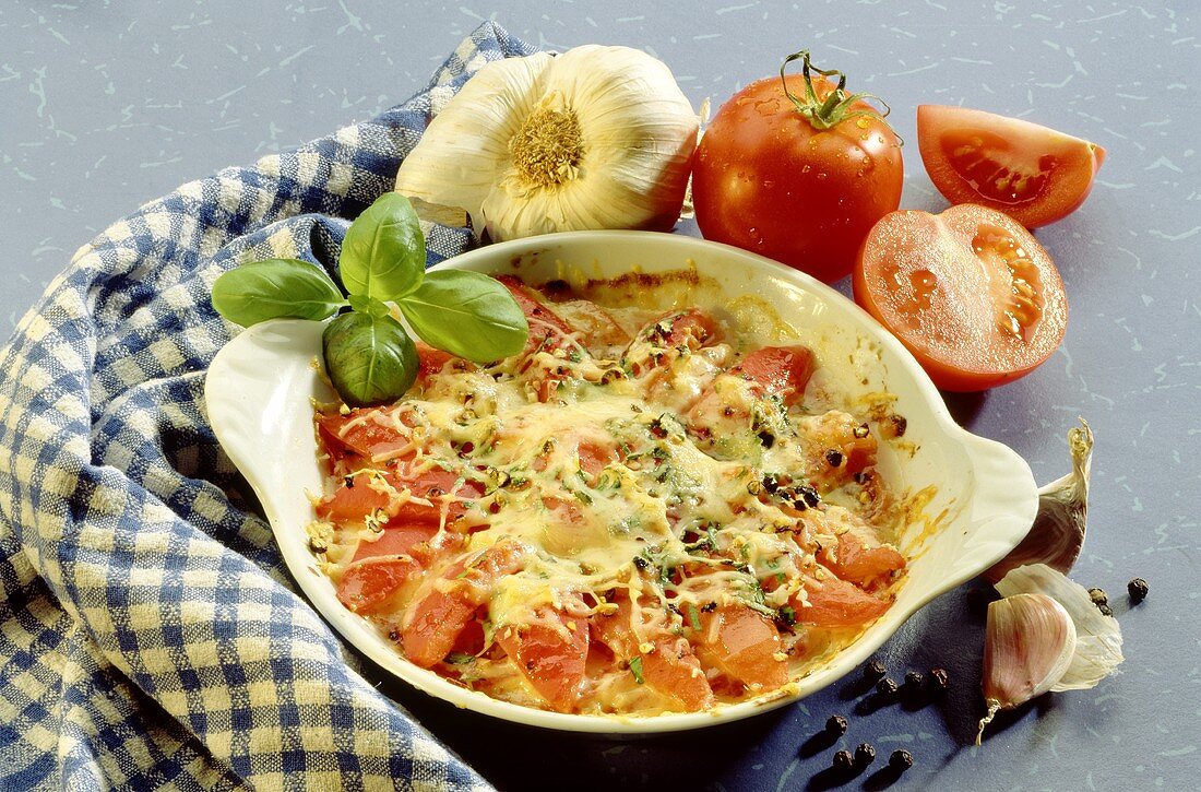 Tomato gratin with fresh basil and garlic