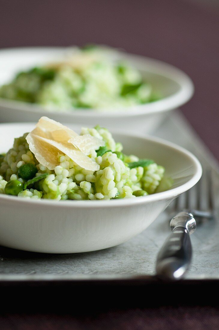 Pea risotto with Parmesan