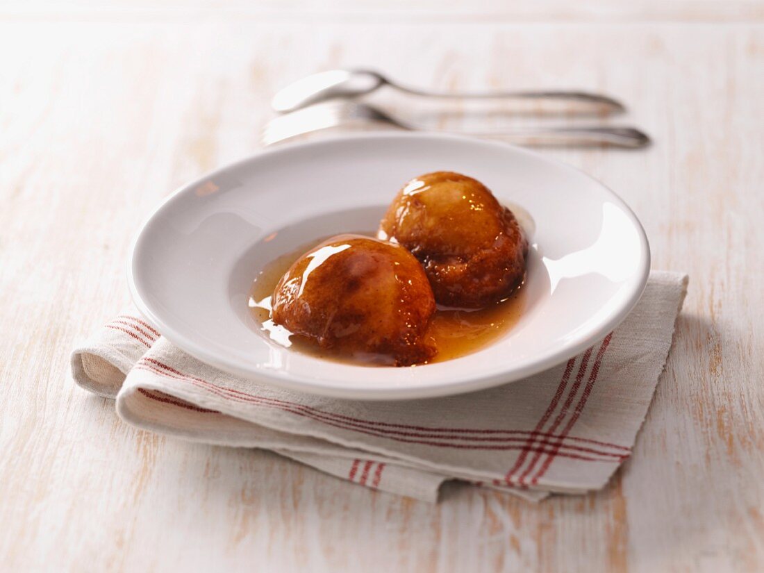 Versoffene Jungfern (fried pastries in a spiced broth, Franconia)