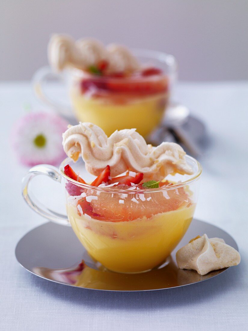 Vanilla cream with grapefruit