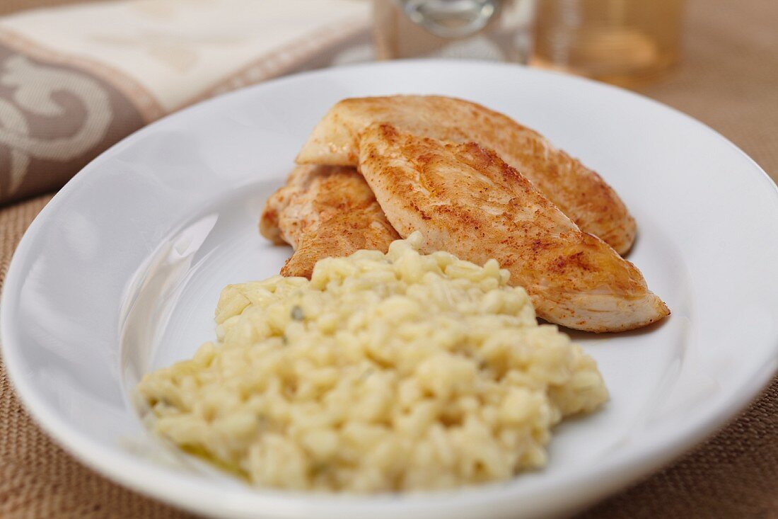 Gebratene Hähnchenbrust mit Risotto