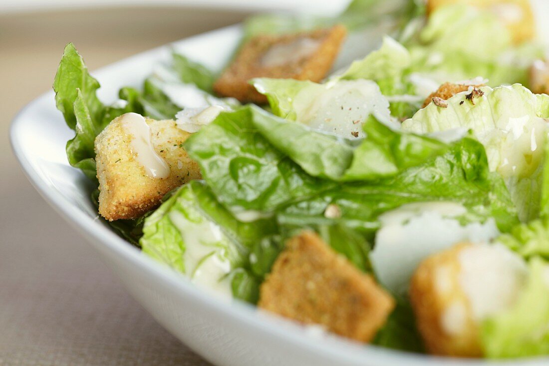 Caesars Salad in einer Schale