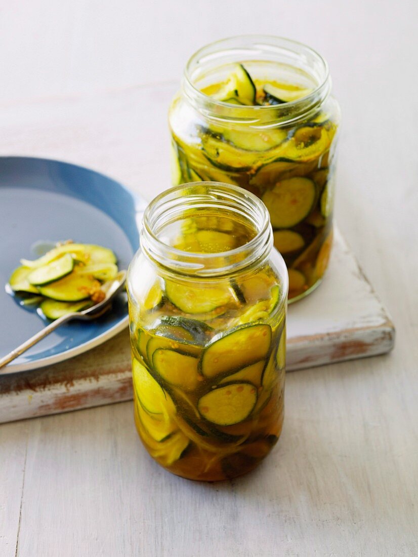 Preserved courgette slices