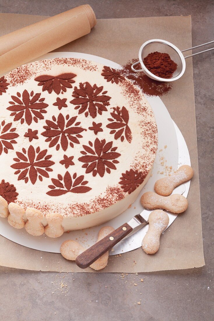 Layer cake with a pattern in cocoa (tiramisu cake)