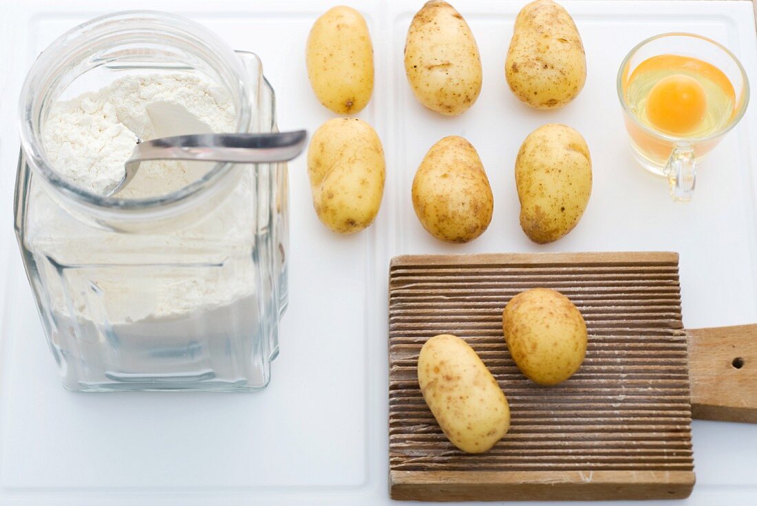 Ingredients for potato gnocchi