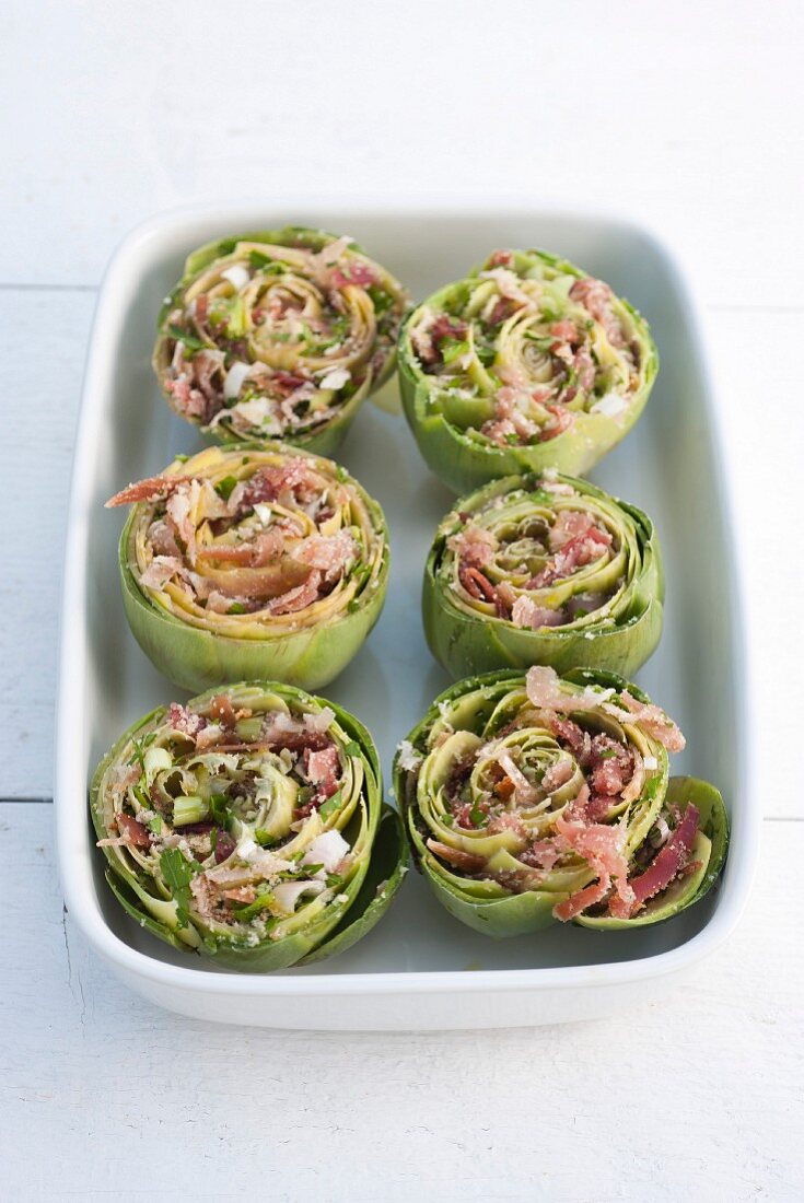 Carciofi ripieni (artichokes filled with bacon, Italy)