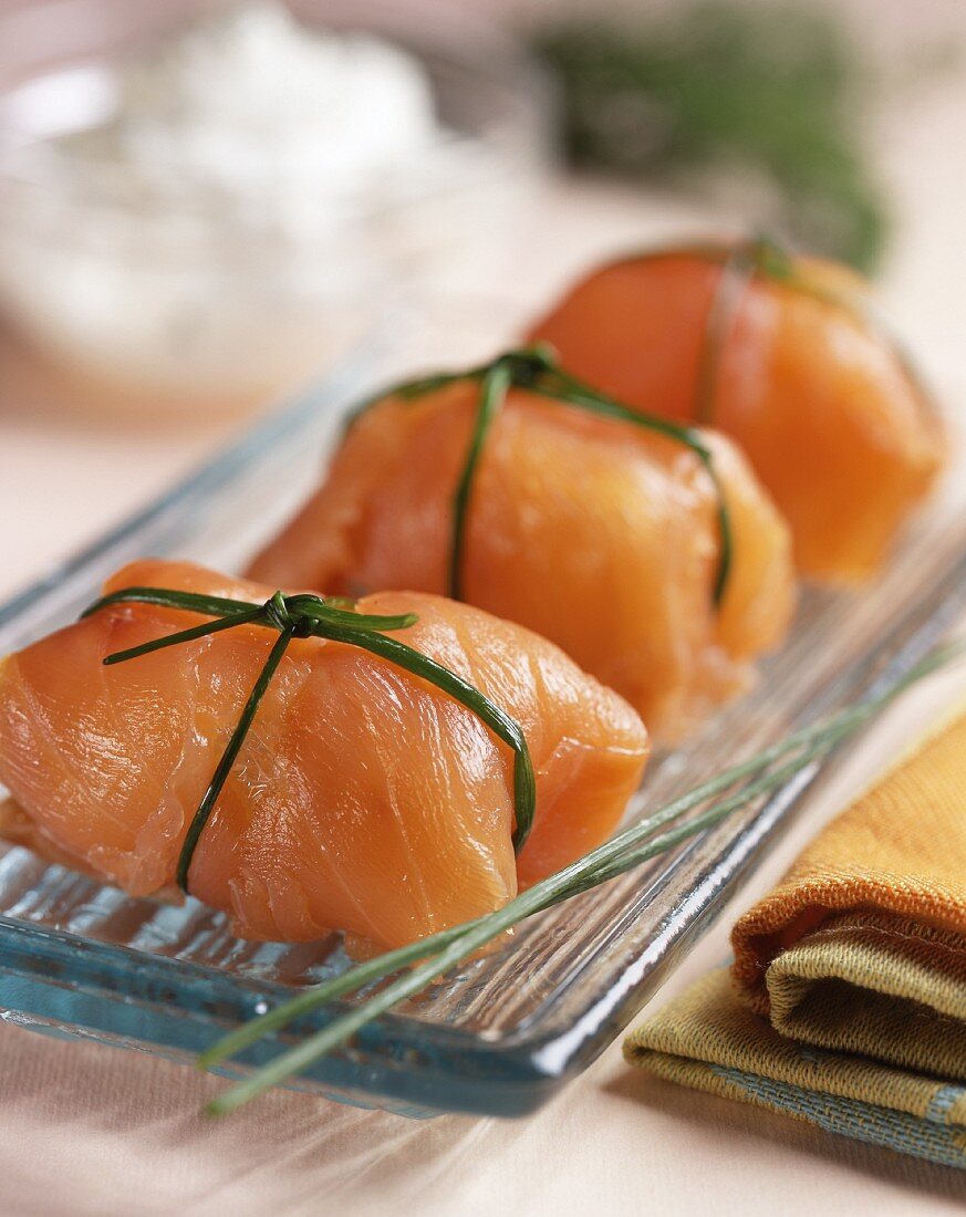 Smoked salmon parcels with chives
