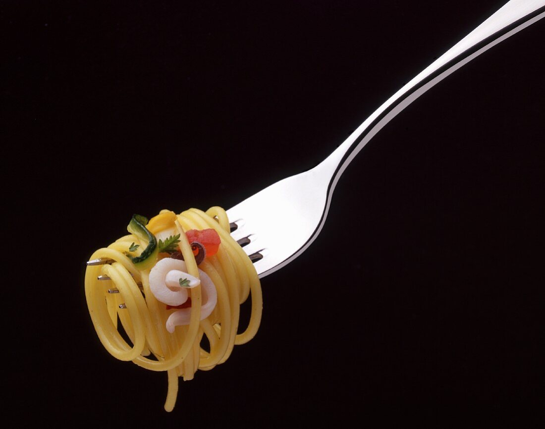 Spaghetti ai frutti di mare (Nudeln mit Meeresfrüchten)