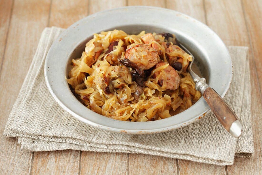 Bigos (Sauerkraut mit Wurst und Speck, Polen)