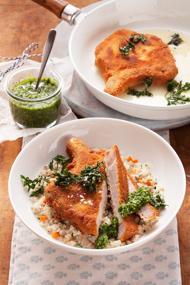 Breaded cutlets with pesto