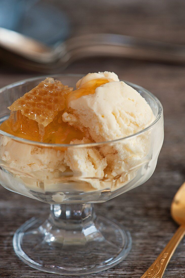 Honey ice cream