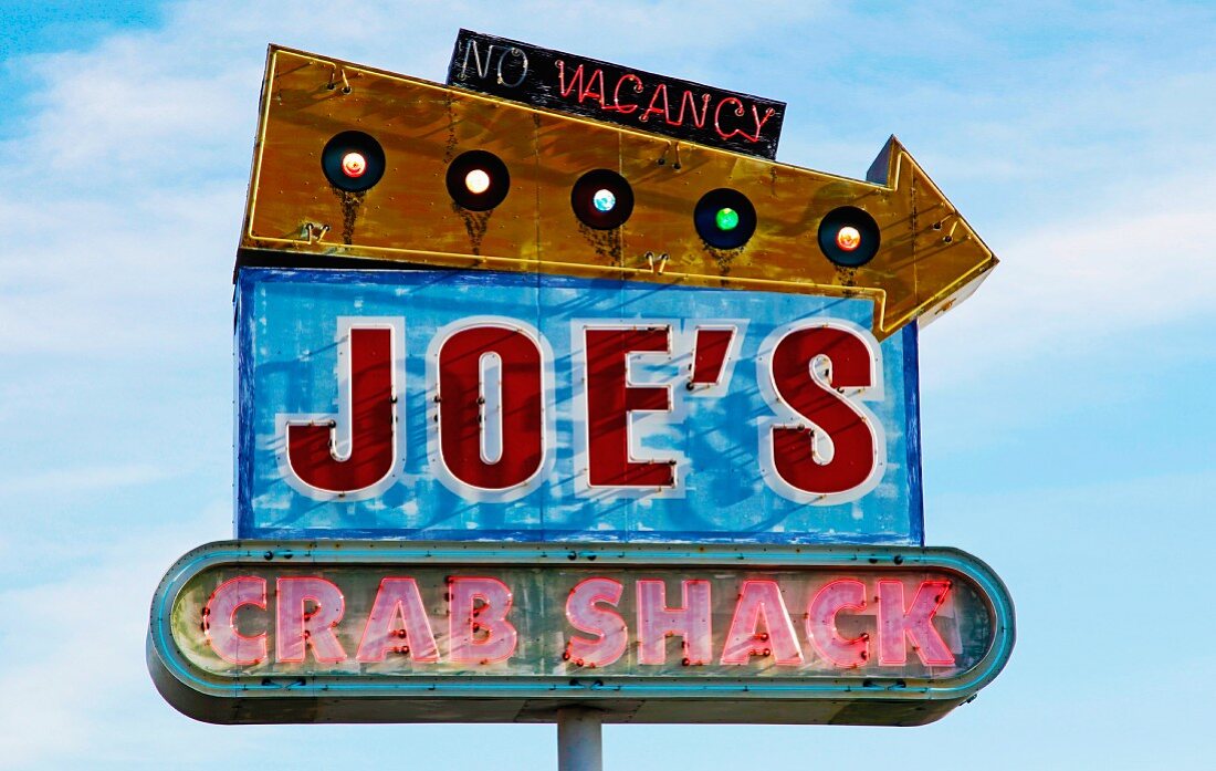 A sign above a fish restaurant in California (USA)