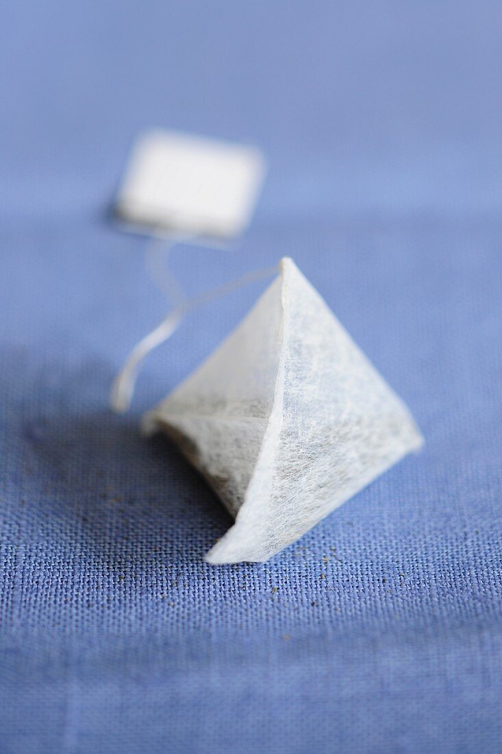 Pyramid-shaped tea bag