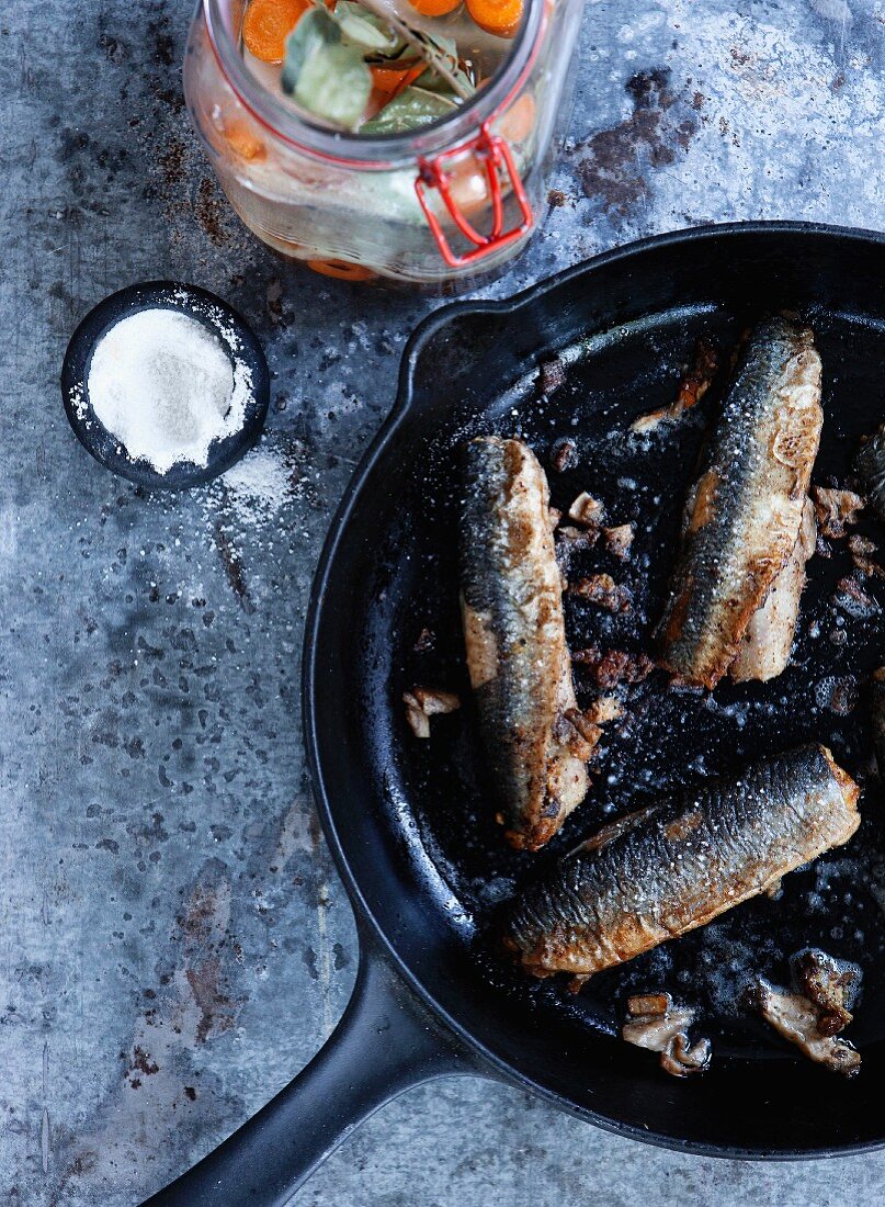 Fried herring with pickles